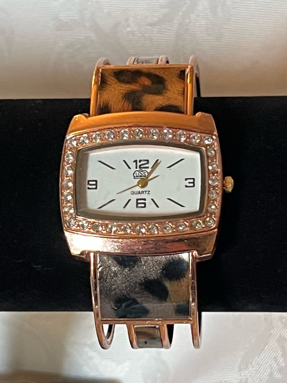 ✨ Vintage USS Rose Gold Rhinestone Leopard Print Bangle Cuff Watch ✨